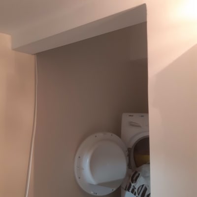 הכניסה לחדר הכביסה אחרי שהוצאה ממנה הדלת