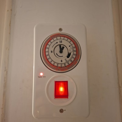 שעון טיימר עם מתג לדוד חשמלי
