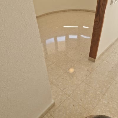ביצוע פוליש וברק למרצפות טרצו באמצעות מכונת פוליש