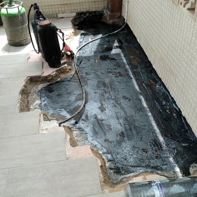 חומרי איטום על הרצפה, מיכל גז וכלי עבודה