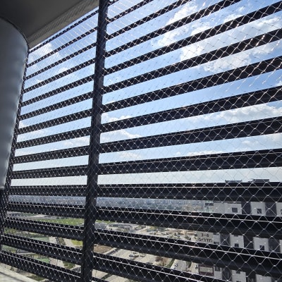 רשת הגנה על מרפסת למניעת כניסת יונים