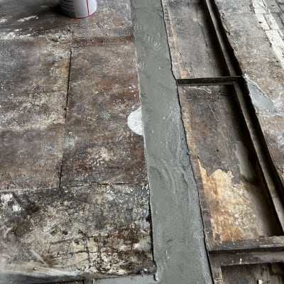 תיקון רצפה עם חומרי איטום