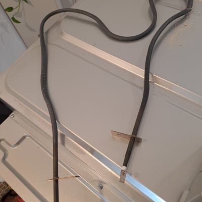 גוף חימום על מכשיר חשמלי במטבח