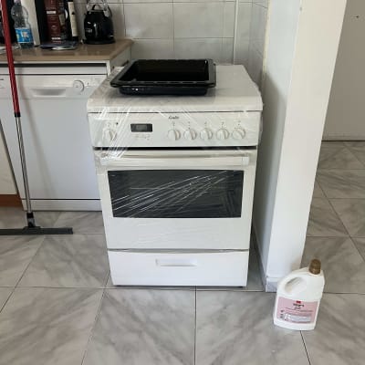 תנור עטוף בניילון עם תבנית עליונה