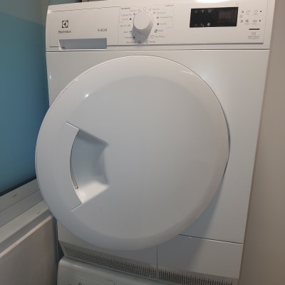 מייבש כביסה אלקטרולוקס עם לוח בקרה דיגיטלי