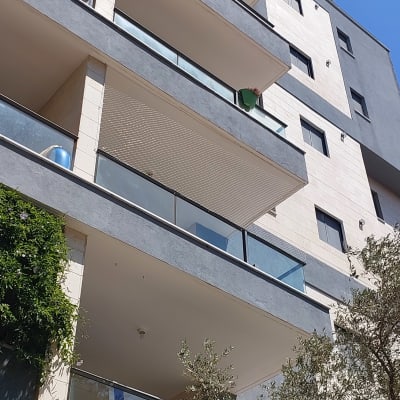 רשתות על מרפסות למניעת כניסת יונים