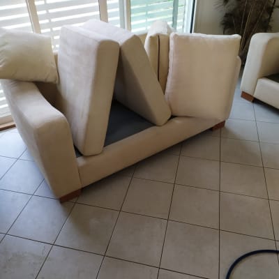 ספה עם כריות מוסרות לניקוי