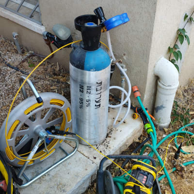 מיכל גז, צינורות וכלים לזיהוי דליפות