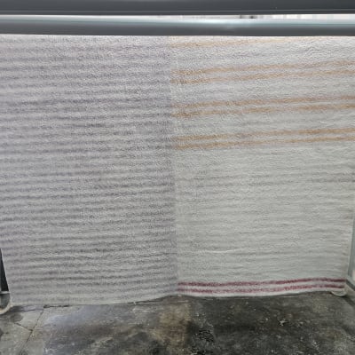 שטיח תלוי לייבוש לאחר ניקוי