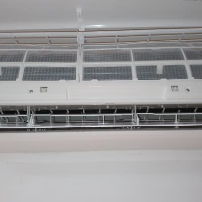 יחידת מיזוג אוויר עם מסנן פתוח