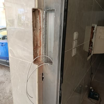 התקנת מערכת אינטרקום עם חוטים חשופים