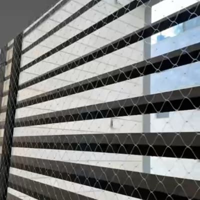 רשת הגנה על מבנה למניעת כניסת יונים