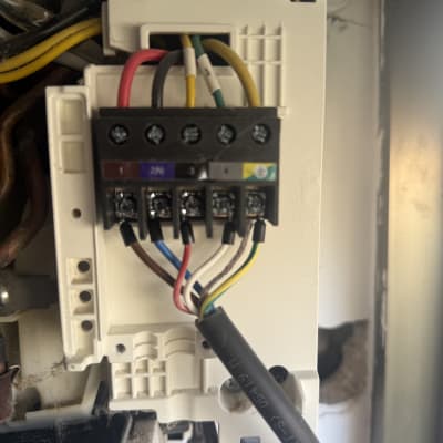 חיבורי חשמל במערכת מיזוג אוויר