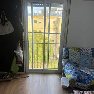 דלת הזזה מאלומיניום עם סורגים