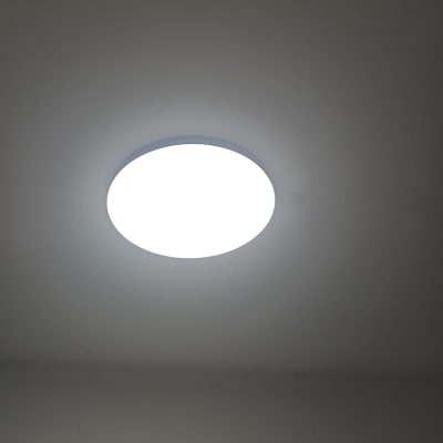 תאורה עגולה מותקנת בתקרה