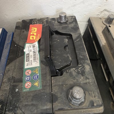 מצבר רכב 12V של חברת שנפ