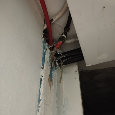צינורות ותשתית מים בקיר, עבודה בתחום האינסטלציה