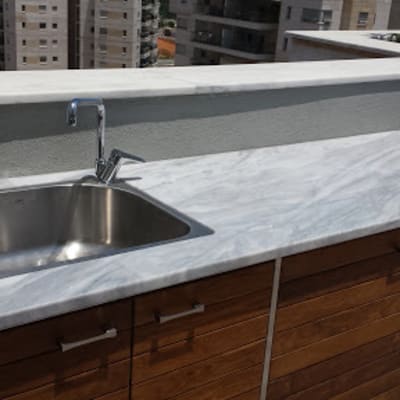 שיש קאררה למטבח חוץ