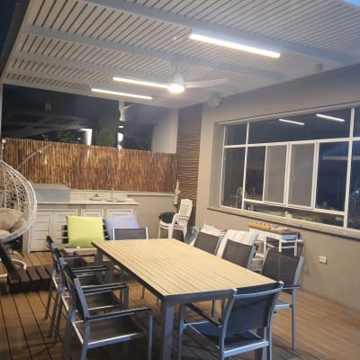 תאורת תקרה חיצונית עם מנורות לד ומאוורר