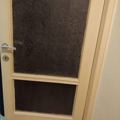 אחרי התיקון (האור כבוי בחדר, אז לא רואים כמו בתמונה השנייה) 