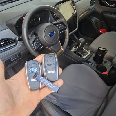 מפתחות רכב ושלטים בתוך רכב, מראה עבודה בתחום המנעולנות לרכב