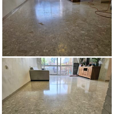 רצפה נקייה ומבריקה לאחר ניקוי יסודי