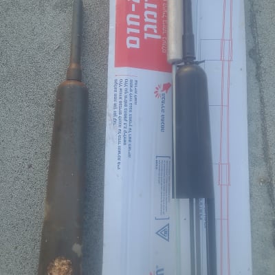 שני חלקים של דוד שמש על קרטון Chromagen