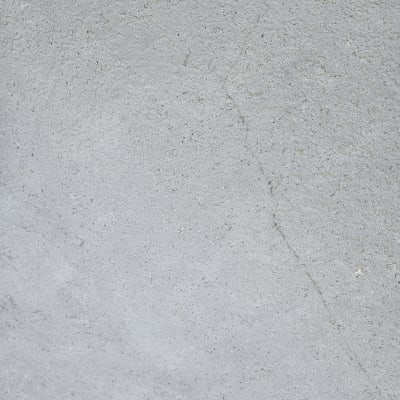 קיר בטון עם סדק דק לאיתור נזילות