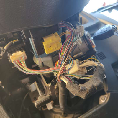 חיווט פנימי במערכת רכב, חיבורים וצבעים שונים