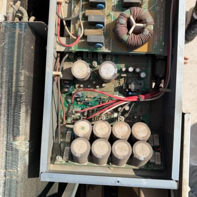 אבחון ותיקון לוח פיקוד אלקטרוני ביחידה חיצונית של מזגן