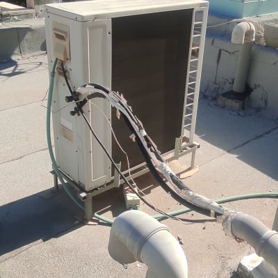 לפני התיקון שימו לב שאין בידוד לכבלים ולדו גידי שנמצא במצב לא טוב.