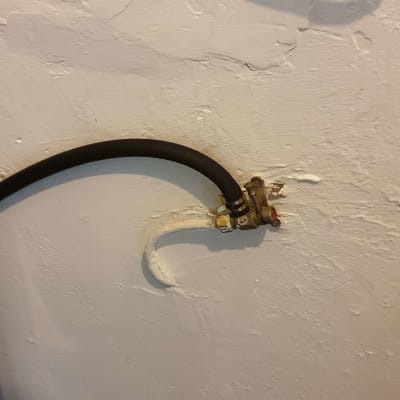 חיבור הצינור לגז