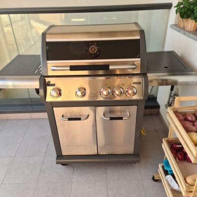 גריל גז נירוסטה עם כפתורים ומד חום