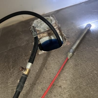 כלי עבודה לבדיקת נזילות בצנרת