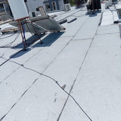 גג אטום עם יריעות ביטומניות ואביזרי חימום