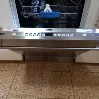 מדיח כלים פתוח עם לוח בקרה ותא עליון