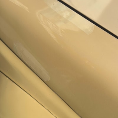 תמונה של חלק מרכב עם תיקון צבע