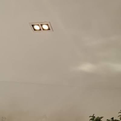 גוף תאורה שקוע מסוג ספוט כפול מואק בתקרה