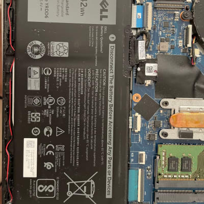 סוללת ליתיום של מחשב נייד דל על לוח אם