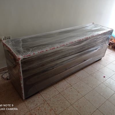 רהיט עטוף בניילון למעבר דירה