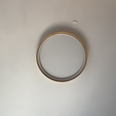 תאורה עגולה מותקנת על תקרה