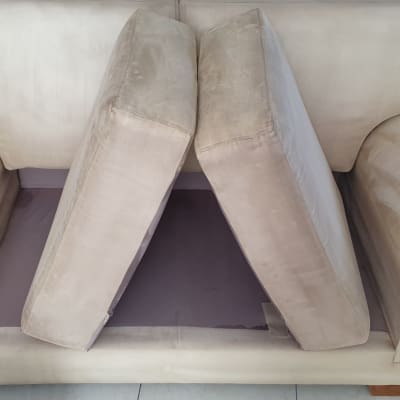 כריות ספה מורמות לניקוי, ספה בצבע בז