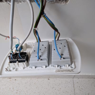 חיבור תקשורת וטלפון