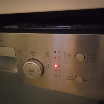 תקלת הצפה במדיח בוש