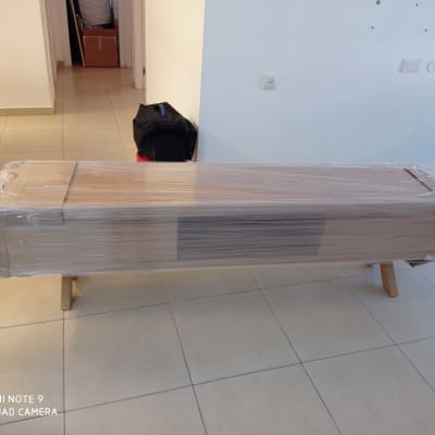 ארגז עץ עטוף בניילון מוכן להובלה