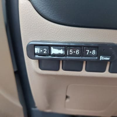 לוח מקשים לרכב עם מספרים וכפתור Enter