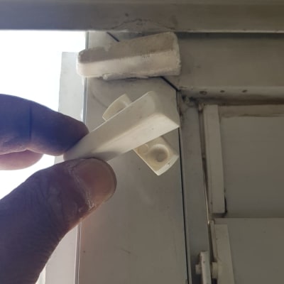 יד מחזיקה חלק פלסטיק של תריסים