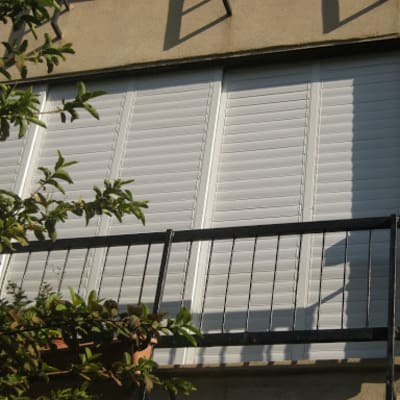 תריסים חדשים בחדר שינה