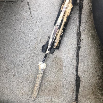 חלקי דוד שמש עם הצטברות אבנית על מוטות