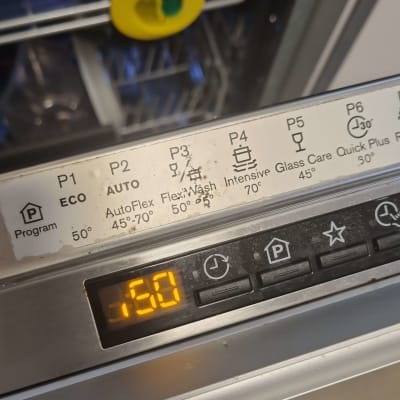 לוח בקרה של מדיח כלים עם תוכניות שונות